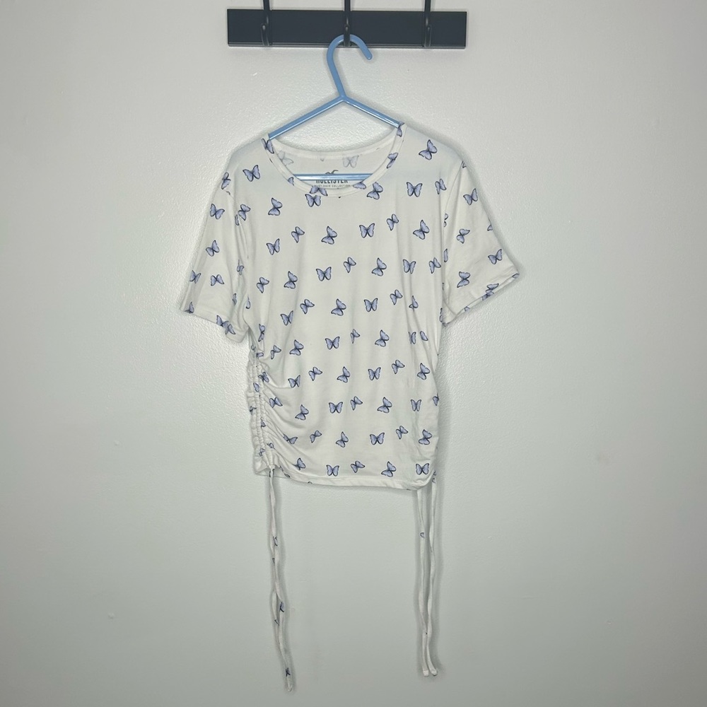 Hollister Women's Must-Have Small White With Blue Butterfly Baby Tee Crop Ruched